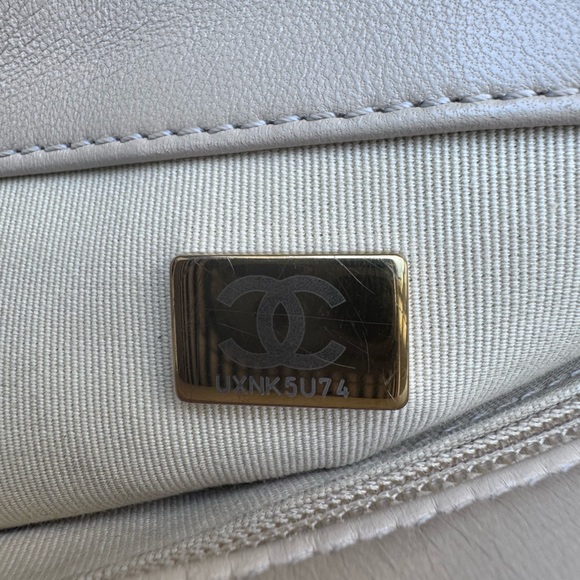 Lambskin Quilted Medium Chanel 19 Bag in Beige - Picture 12 of 14